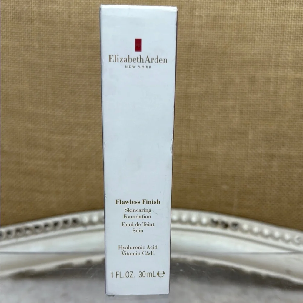 Elizabeth Arden | FLAWLESS FINISH SKINCARING, Shade 100C, NIB